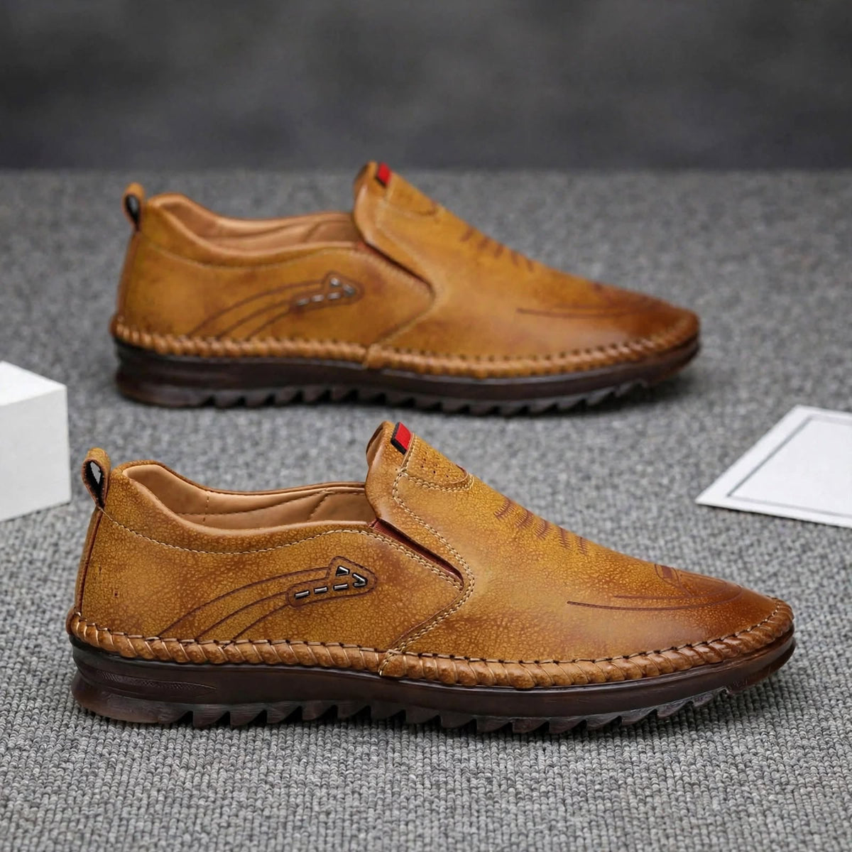 Men's Beige Casual Leather Shoes - Side Pair View