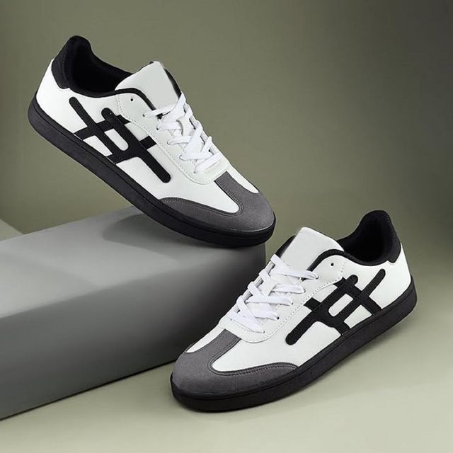 Men's White & Black Hash Pattern Sneakers - Sporty Minimal Style